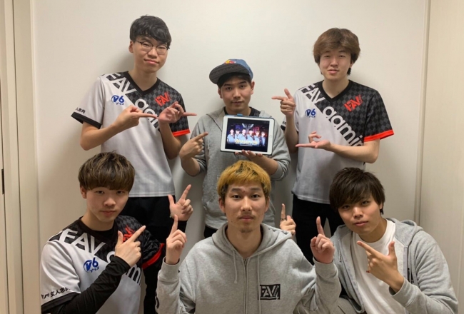 ▲X-Bow Master選手、KENTSUMESHI選手、JACK選手、Oz監督、DANI選手、Kitassyan選手　（写真左上から時計回り）
