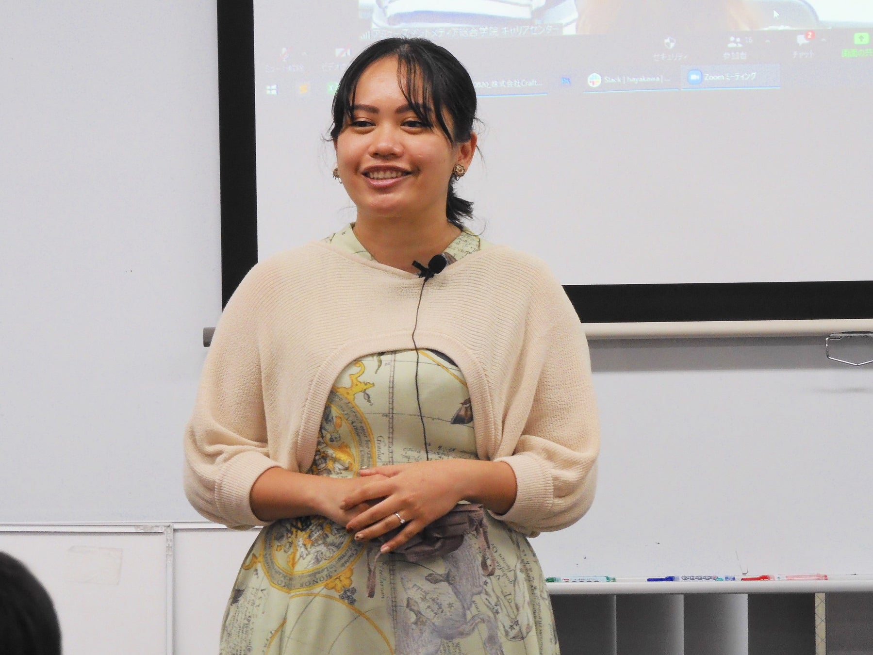 大人気スマホ向けリズムゲーム「バンドリ！ ガールズバンドパーティ！」の開発・運営をおこなう株式会社Craft Eggの北村カルティニさん(2014年卒)が来校