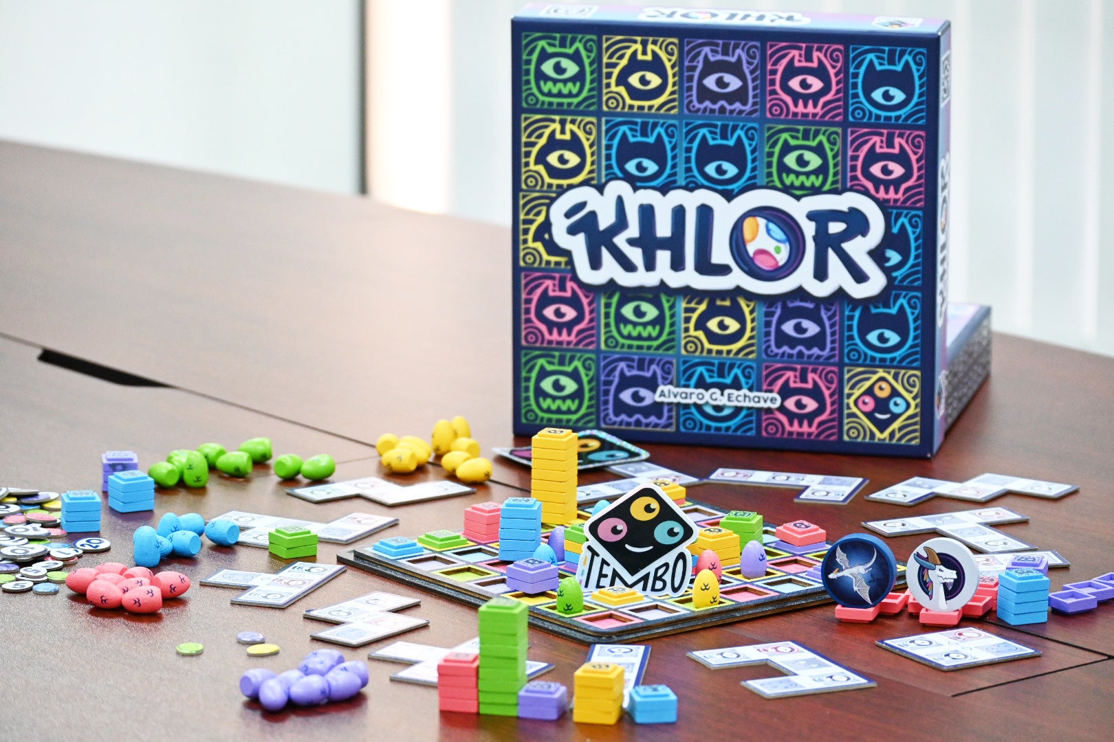【Makuakeでついに販売開始】日本初上陸で「待ってました！」の声多数！スペイン発の大人も熱中する戦略陣取りボードゲーム「KHLOR」が好評販売中！