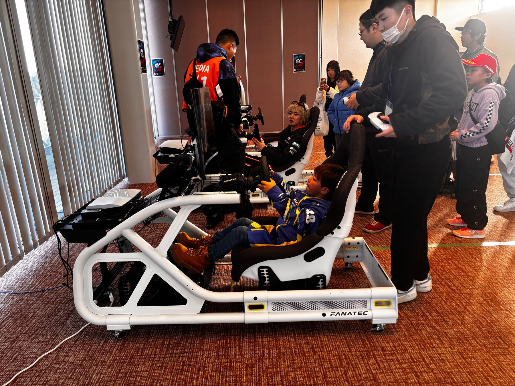 【開催レポート】スポーツランドSUGOで延べ約130名がeモータースポーツを体験 ── オープンアップグループ×FENNEL「EMS体験セット提供プロジェクト」第一弾を実施