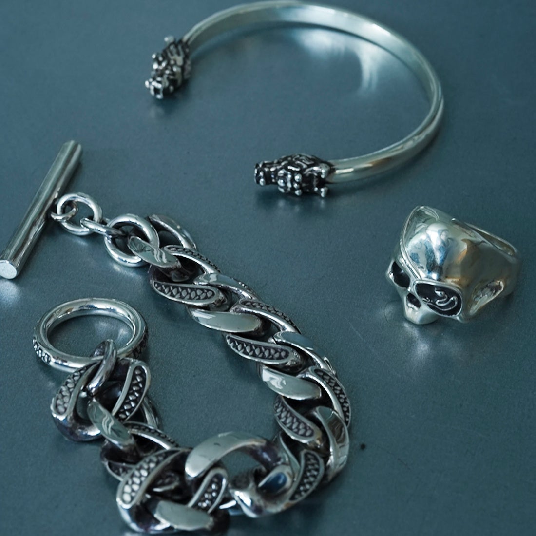 ファッションプロデューサー・MB氏と『龍が如く』のコラボレーションアイテムの予約受け付け中！