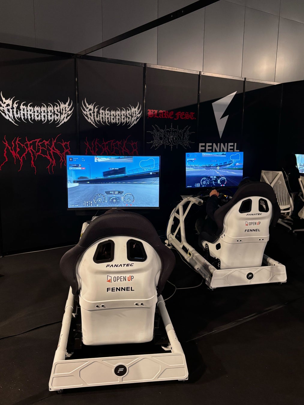 【開催レポート】音楽フェス会場で延べ約200名がeモータースポーツを体験 ── オープンアップグループ×FENNEL「EMS体験セット提供プロジェクト」第二弾を実施