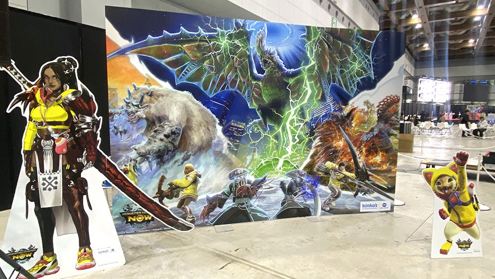 『モンスターハンターNow』×キンコーズ 会場装飾とノベルティでファン体験を強化 ～スピード設営とパーソナライズ提供を～