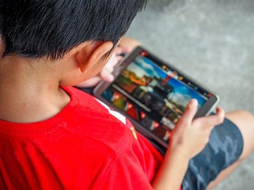 【『VERY』＆『STORY』調査】子どものゲーム、親はどう向き合う？“管理”から“見守り”へ―話題のロブロックスは“放課後の公園”のような存在に